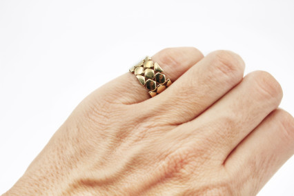 Anillo de oro de 18k. de segunda mano. Joyería de ocasión | ROYALHYSTERIA