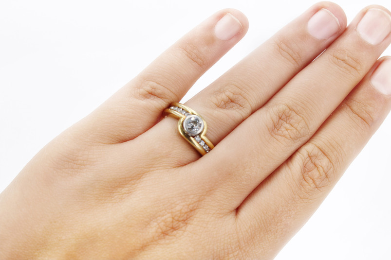 Anillo de oro de 18k. de segunda mano. Joyería de ocasión | ROYALHYSTERIA