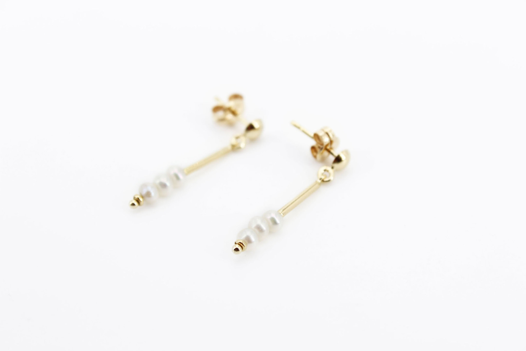 Pendiente de oro de 18k. de segunda mano. Joyería de ocasión | ROYALHYSTERIA