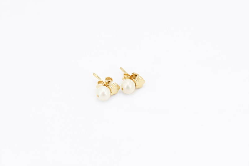 Pendiente de oro de 18k. de segunda mano. Joyería de ocasión | ROYALHYSTERIA