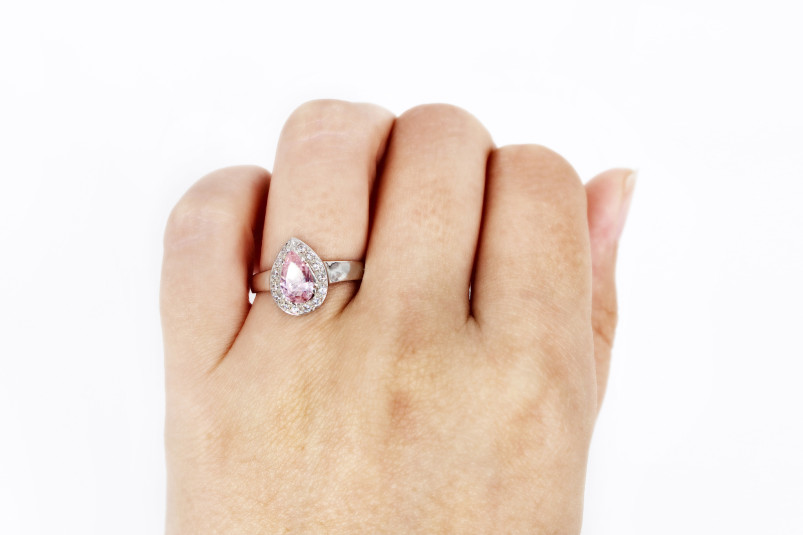 Anillo de oro blanco de 18k. de segunda mano. Joyería de ocasión | ROYALHYSTERIA