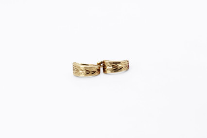 Pendiente de oro de 18k. de segunda mano. Joyería de ocasión | ROYALHYSTERIA