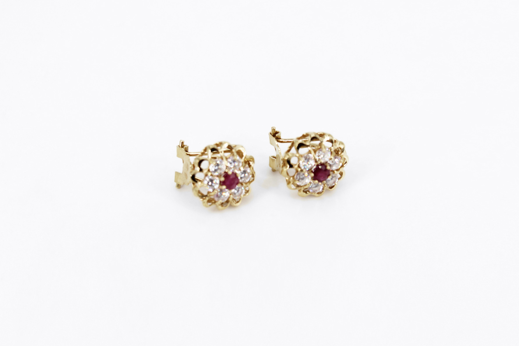 Pendiente de oro de 18k. de segunda mano. Joyería de ocasión | ROYALHYSTERIA
