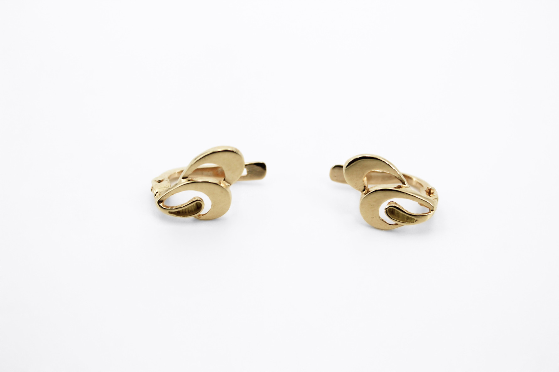 Pendiente de oro de 18k. de segunda mano. Joyería de ocasión | ROYALHYSTERIA
