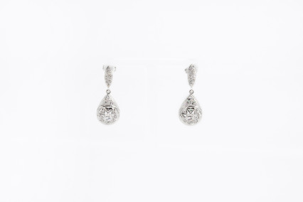 Pendiente de oro blanco de 18k. de segunda mano. Joyería de ocasión | ROYALHYSTERIA