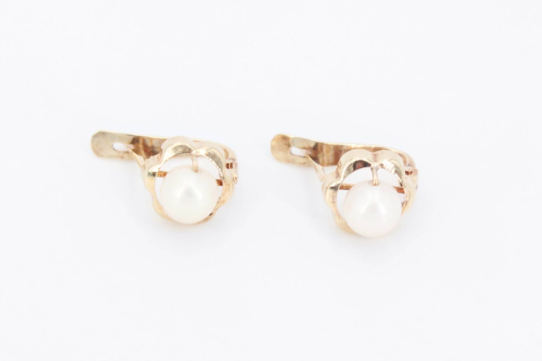 Pendiente de oro de 18k. de segunda mano. Joyería de ocasión | ROYALHYSTERIA