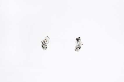 Pendiente de oro blanco de 18k con diamantes. de segunda mano. Joyería de ocasión | ROYALHYSTERIA