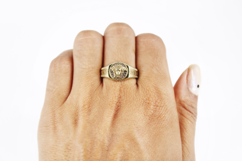 Sello de oro de 18k. de segunda mano. Joyería de ocasión | ROYALHYSTERIA