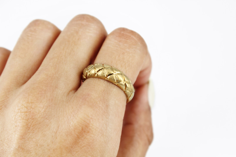 Anillo de oro de 18k. de segunda mano. Joyería de ocasión | ROYALHYSTERIA