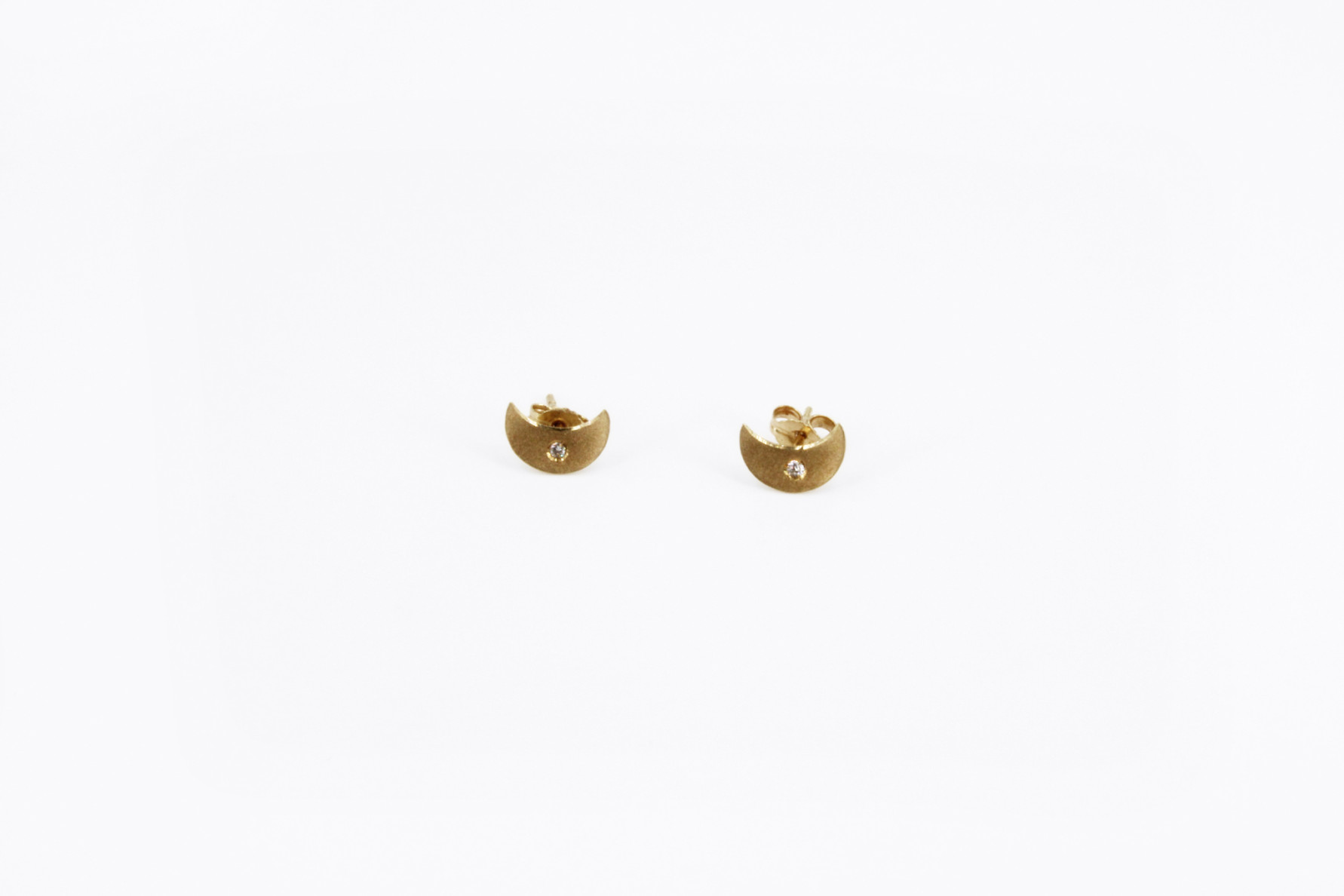 Pendiente de oro de 18k. de segunda mano. Joyería de ocasión | ROYALHYSTERIA