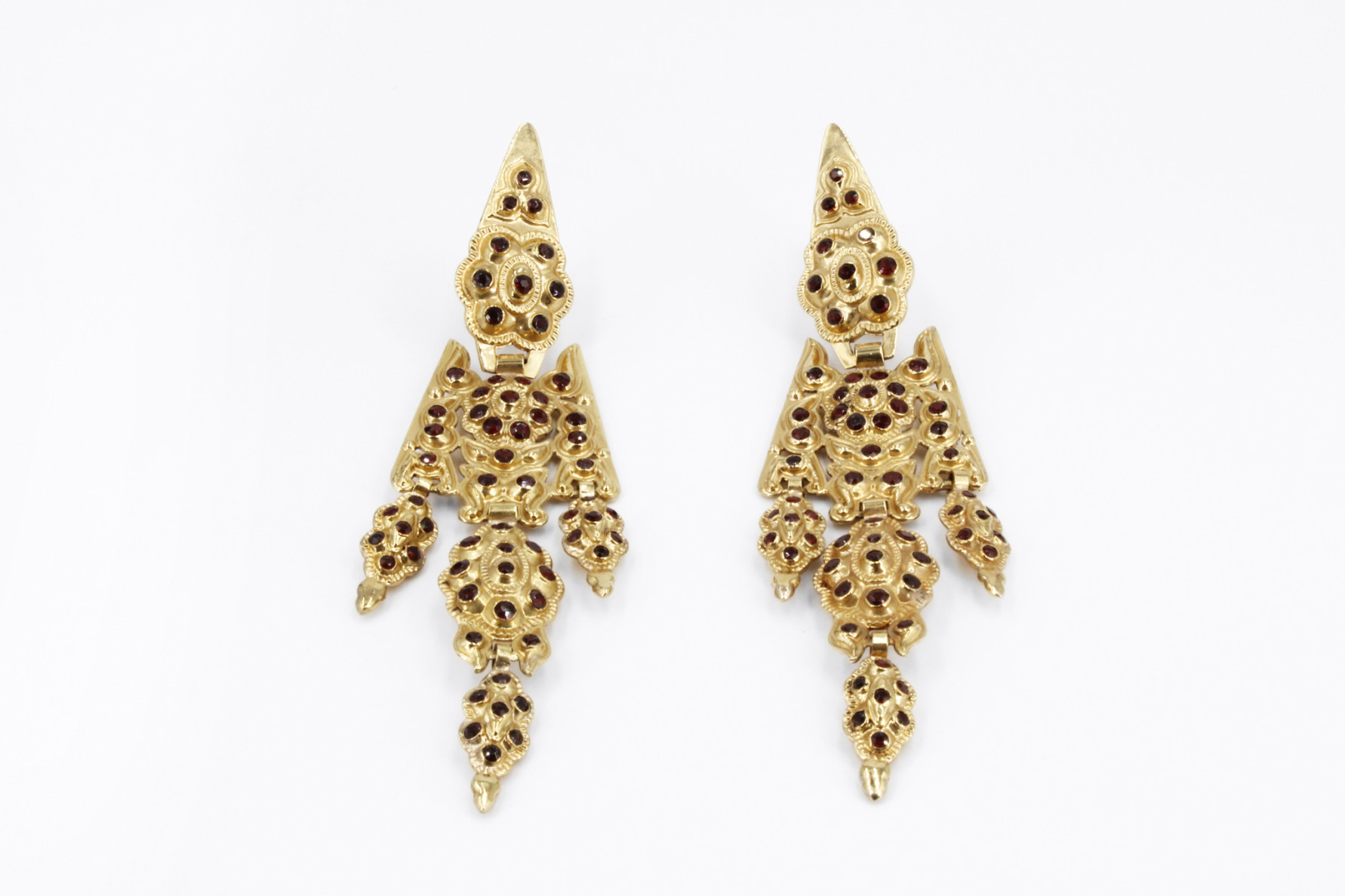 Pendiente de oro de 18k. de segunda mano. Joyería de ocasión | ROYALHYSTERIA