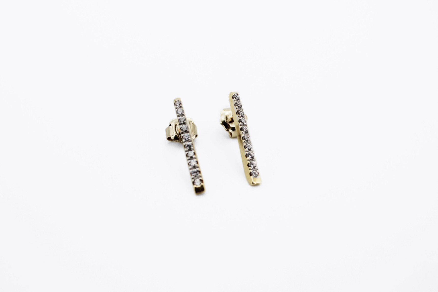 Pendiente de oro de 18k. de segunda mano. Joyería de ocasión | ROYALHYSTERIA