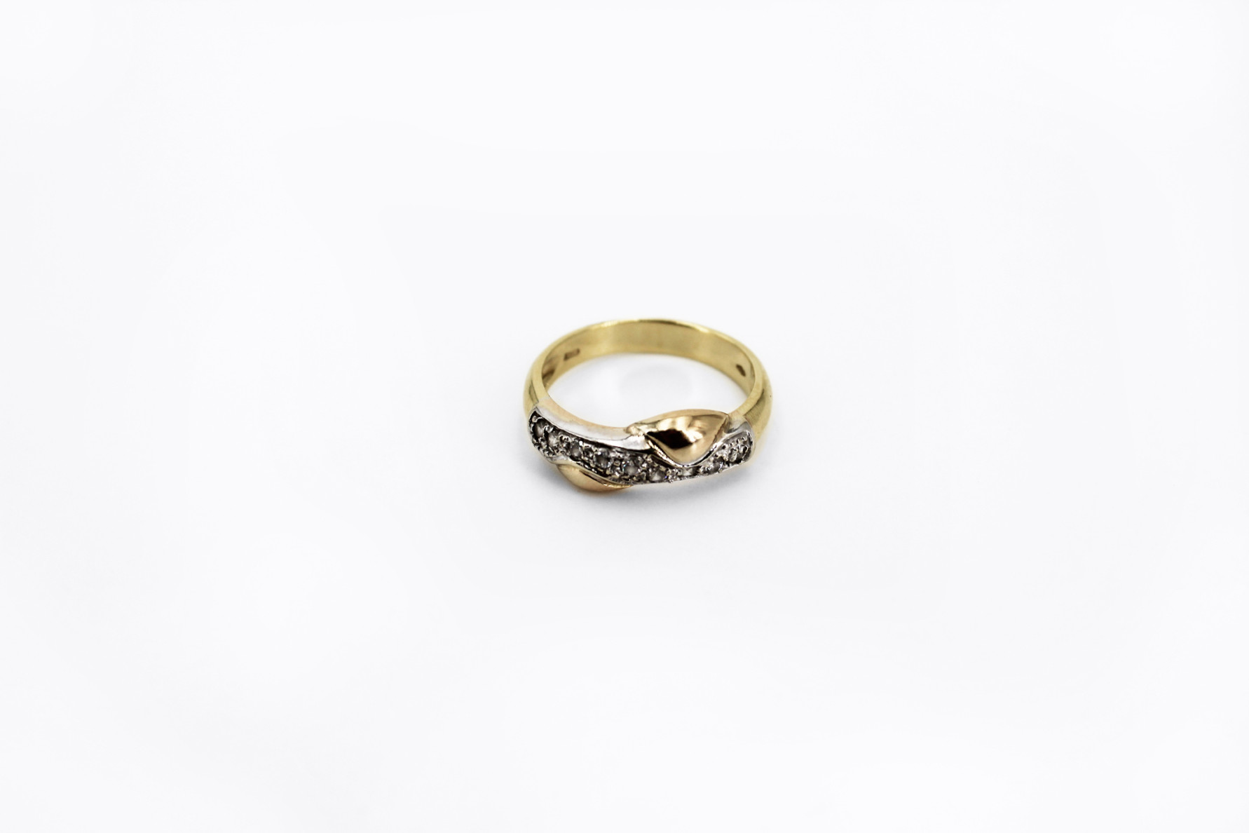 Anillo de oro de 18k. de segunda mano. Joyería de ocasión | ROYALHYSTERIA