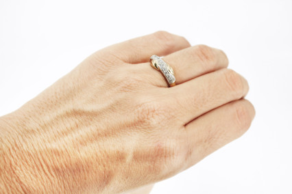 Anillo de oro de 18k. de segunda mano. Joyería de ocasión | ROYALHYSTERIA
