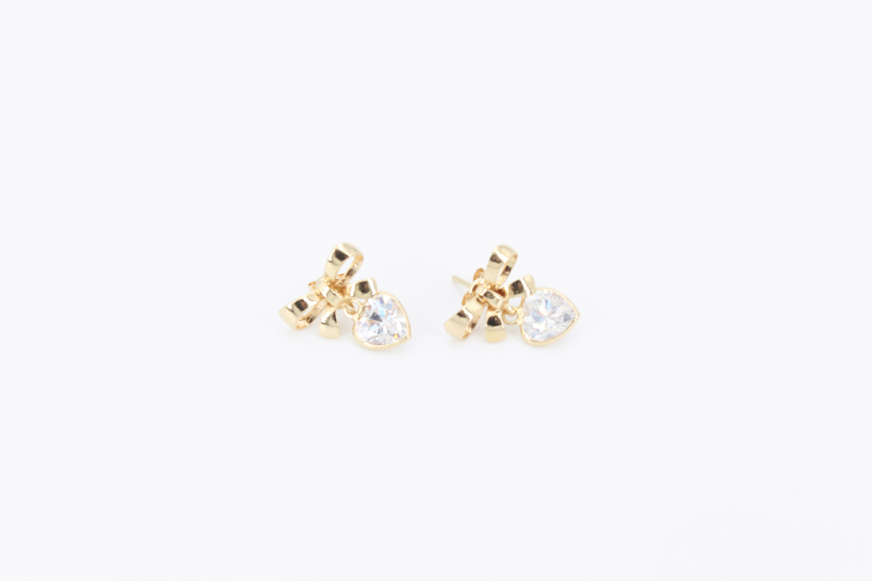 Pendiente de oro de 18k. de segunda mano. Joyería de ocasión | ROYALHYSTERIA