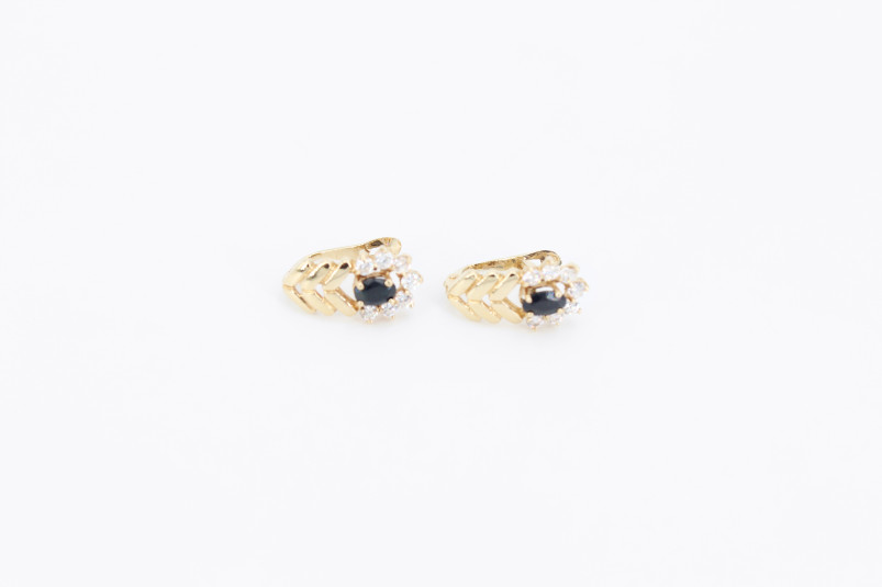 Pendiente de oro de 18k. de segunda mano. Joyería de ocasión | ROYALHYSTERIA
