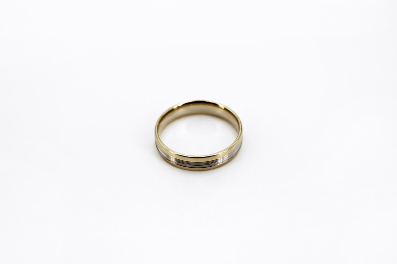 Alianza de oro combinado de 18k. de segunda mano. Joyería de ocasión | ROYALHYSTERIA